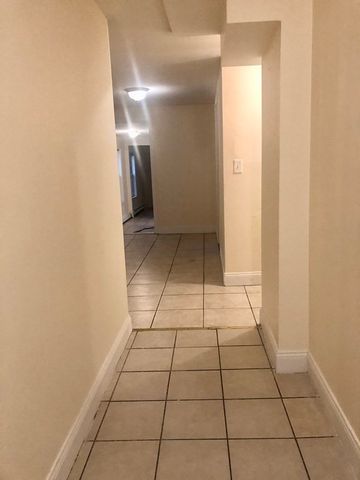 15 4th Street, Lowell, MA 01850