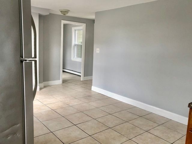 15 4th Street, Lowell, MA 01850