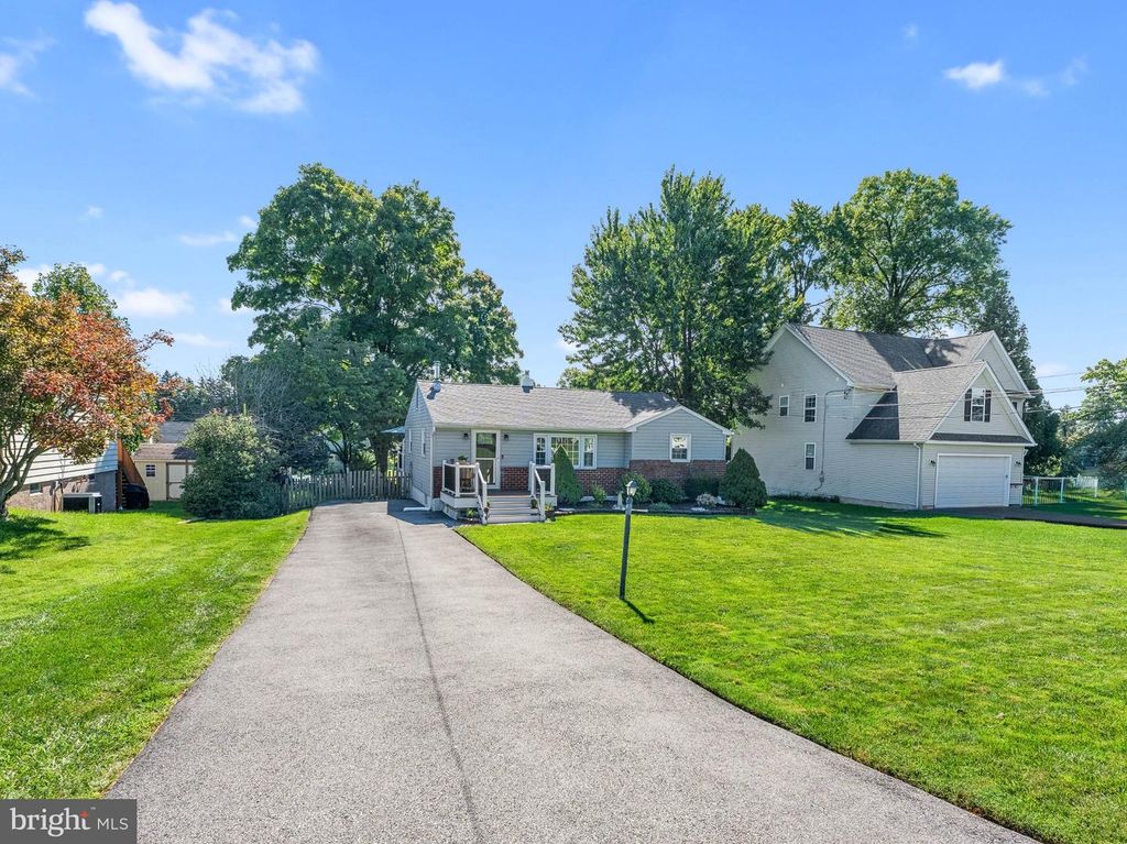 219 PERSHING AVE, Horsham, PA 19044 — photo 2