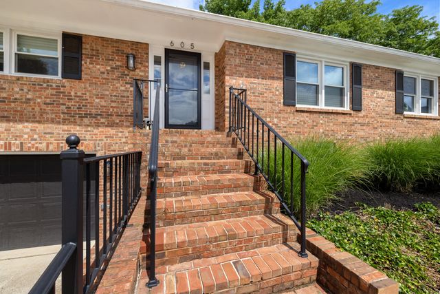607 Camino Drive, Lexington, KY 40502