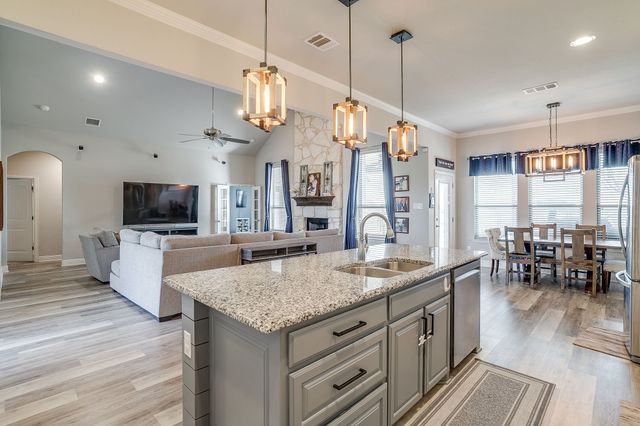 7912 Loma Lane, Godley, TX 76044