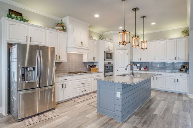 7912 Loma Lane, Godley, TX 76044