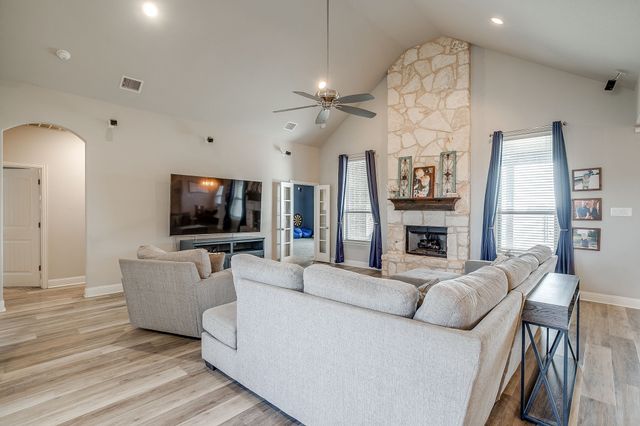 7912 Loma Lane, Godley, TX 76044