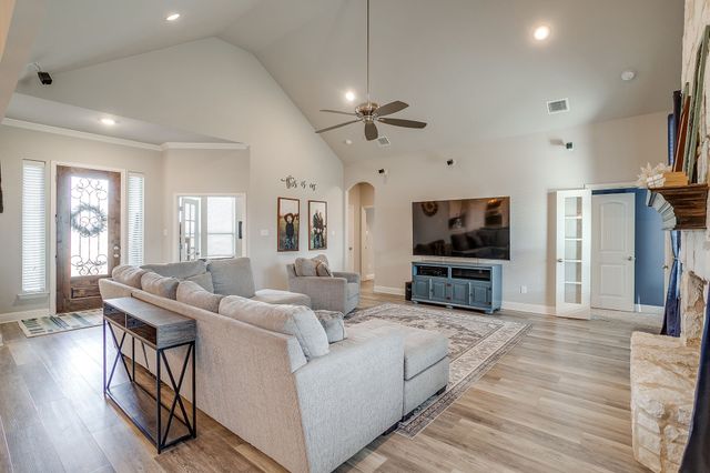 7912 Loma Lane, Godley, TX 76044