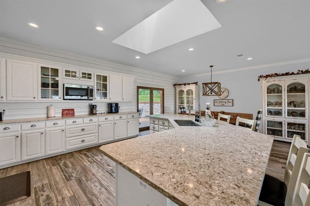 117 Kiowa Drive S, Lake Kiowa, TX 76240