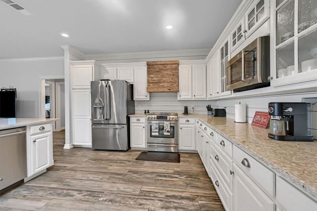117 Kiowa Drive S, Lake Kiowa, TX 76240