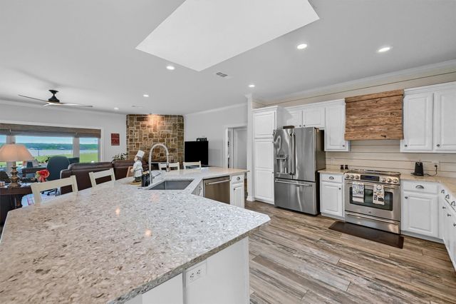 117 Kiowa Drive S, Lake Kiowa, TX 76240