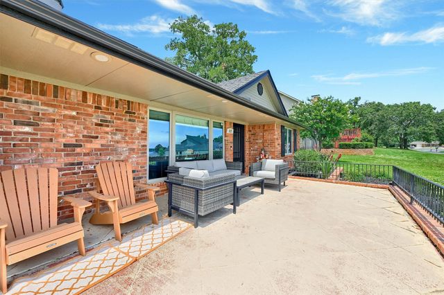 117 Kiowa Drive S, Lake Kiowa, TX 76240