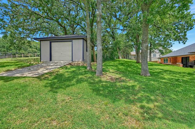 117 Kiowa Drive S, Lake Kiowa, TX 76240