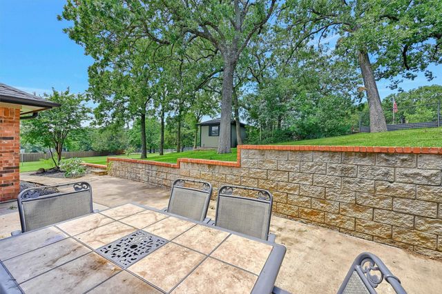 117 Kiowa Drive S, Lake Kiowa, TX 76240