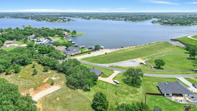 117 Kiowa Drive S, Lake Kiowa, TX 76240