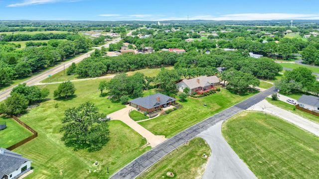 117 Kiowa Drive S, Lake Kiowa, TX 76240