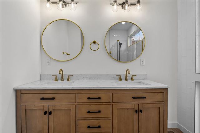 1050 Promise Land Rd, Charlotte, TN 37036