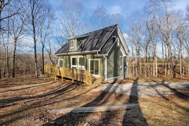 1050 Promise Land Rd, Charlotte, TN 37036