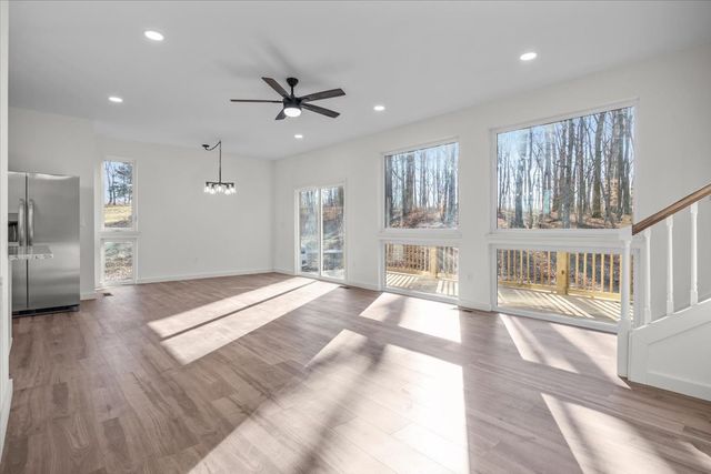 1050 Promise Land Rd, Charlotte, TN 37036