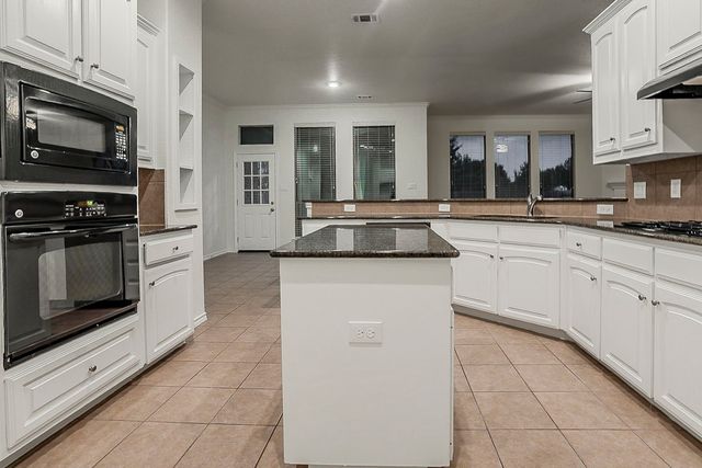 14053 Wrangler Way, Fort Worth, TX 76052