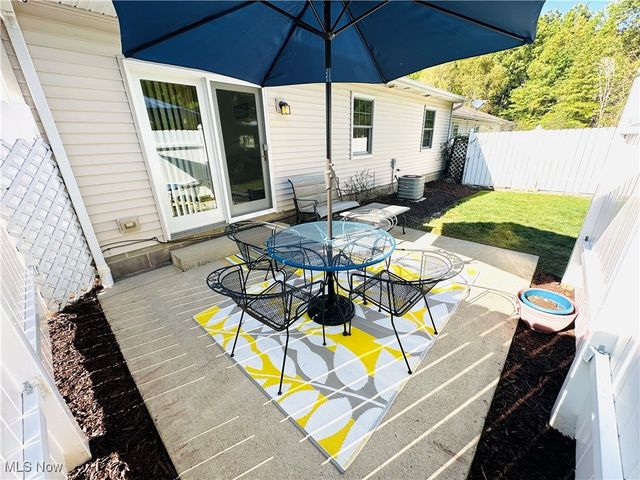 207 Hidden Trail Drive, Warren, OH 44483