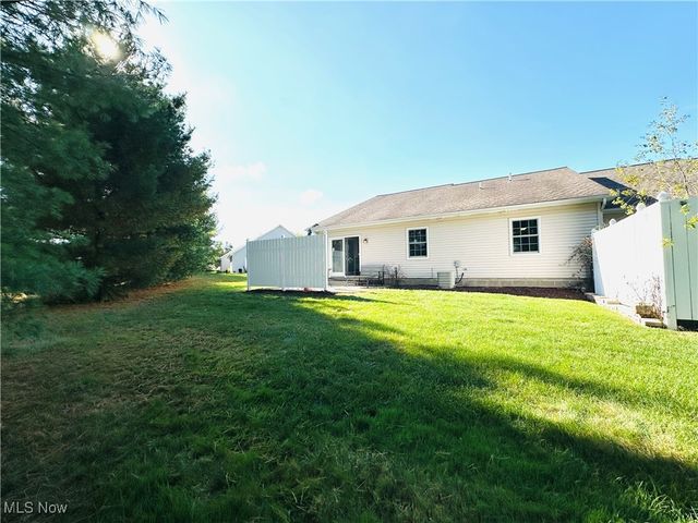 207 Hidden Trail Drive, Warren, OH 44483