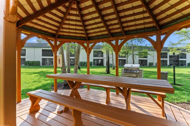 711 Forest Club Drive 108, Wellington, FL 33414