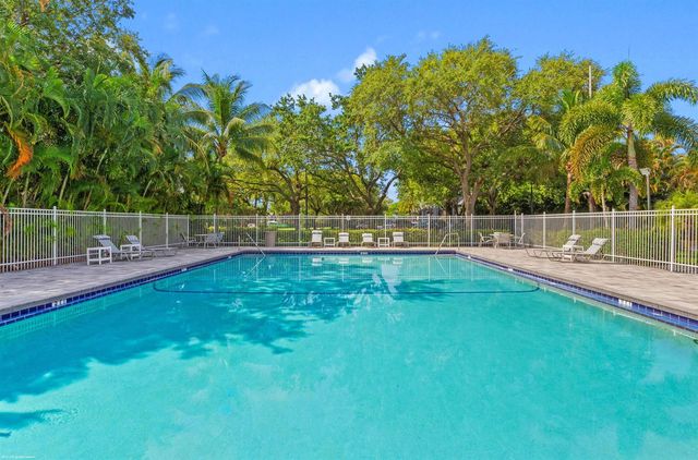 711 Forest Club Drive 108, Wellington, FL 33414