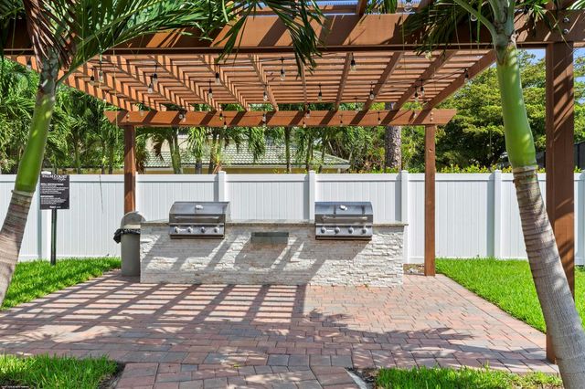 711 Forest Club Drive 108, Wellington, FL 33414