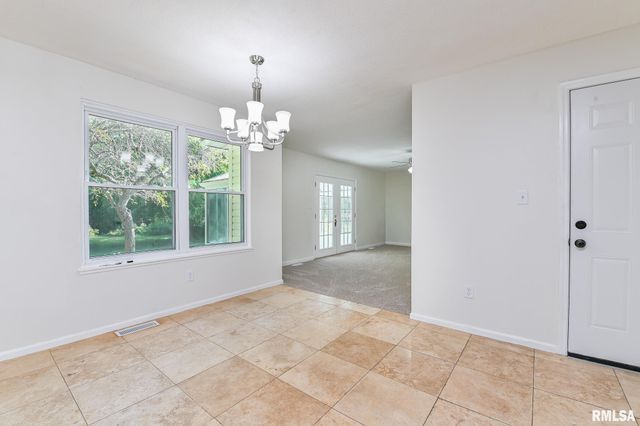 414 W TIMBER RIDGE Drive, Peoria, IL 61615