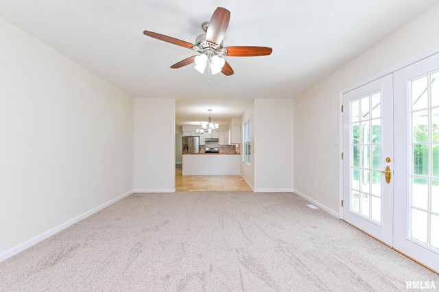 414 W TIMBER RIDGE Drive, Peoria, IL 61615