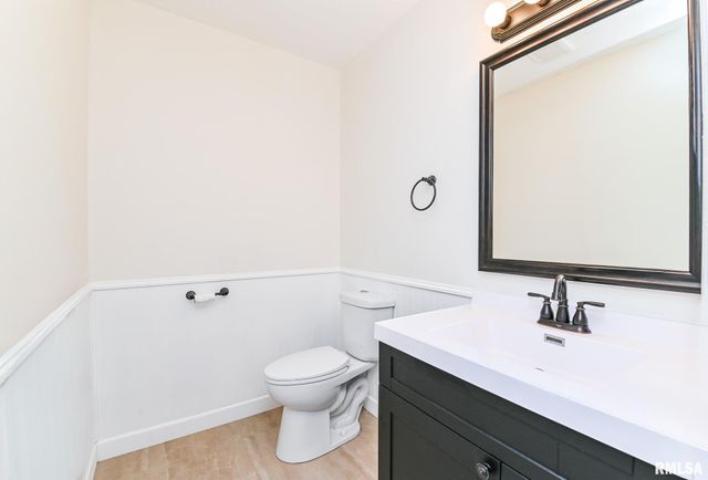 414 W TIMBER RIDGE Drive, Peoria, IL 61615