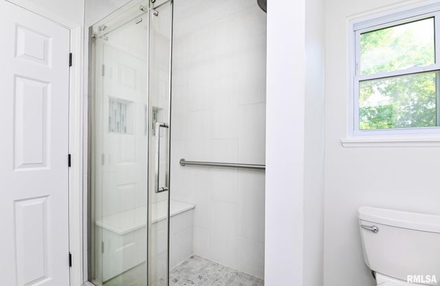 414 W TIMBER RIDGE Drive, Peoria, IL 61615