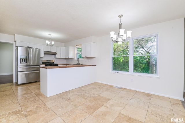 414 W TIMBER RIDGE Drive, Peoria, IL 61615