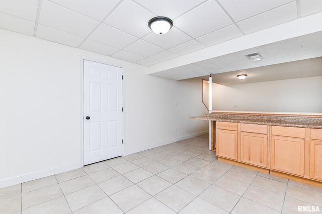 414 W TIMBER RIDGE Drive, Peoria, IL 61615