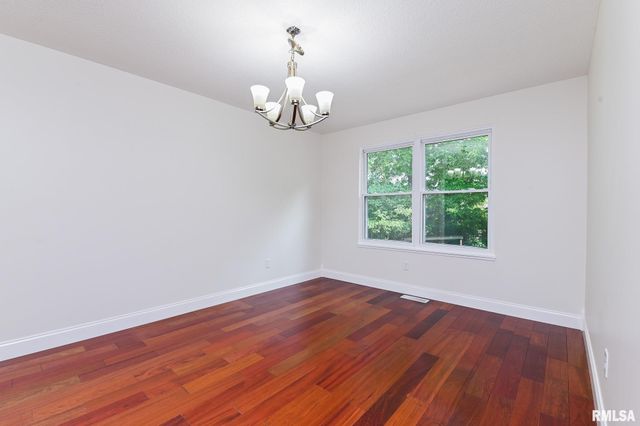 414 W TIMBER RIDGE Drive, Peoria, IL 61615