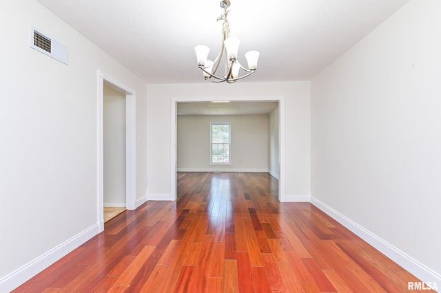 414 W TIMBER RIDGE Drive, Peoria, IL 61615