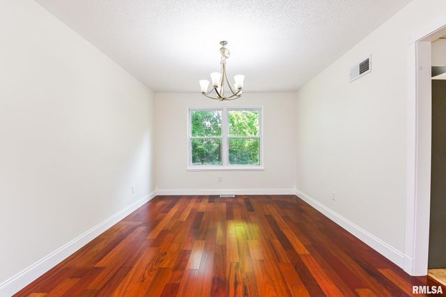 414 W TIMBER RIDGE Drive, Peoria, IL 61615