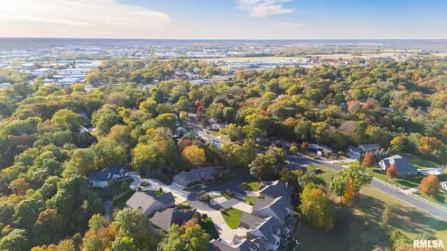 414 W TIMBER RIDGE Drive, Peoria, IL 61615