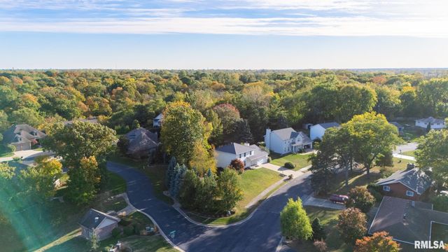 414 W TIMBER RIDGE Drive, Peoria, IL 61615