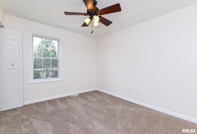 414 W TIMBER RIDGE Drive, Peoria, IL 61615