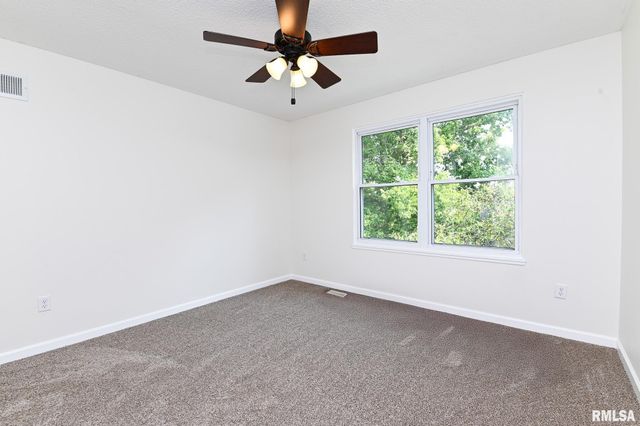 414 W TIMBER RIDGE Drive, Peoria, IL 61615