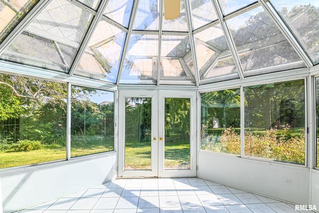 414 W TIMBER RIDGE Drive, Peoria, IL 61615