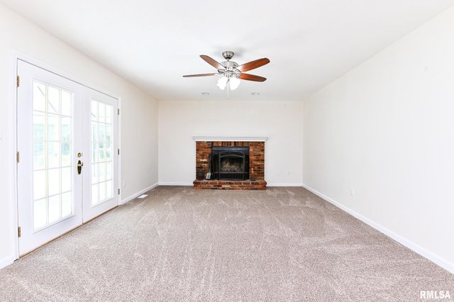 414 W TIMBER RIDGE Drive, Peoria, IL 61615