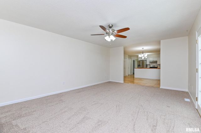 414 W TIMBER RIDGE Drive, Peoria, IL 61615