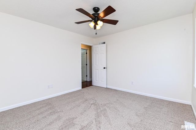 414 W TIMBER RIDGE Drive, Peoria, IL 61615