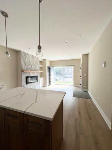 4934 S Champlain Avenue 1, Chicago, IL 60615