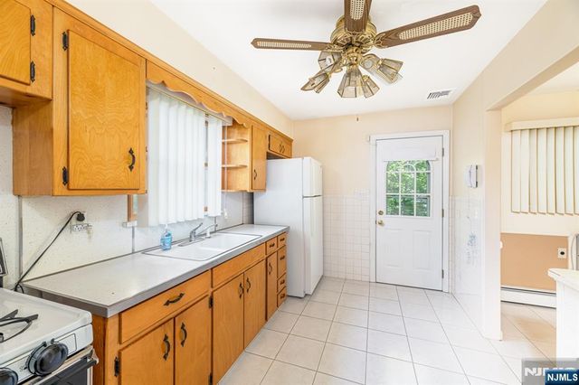 225 Linden Road, Wayne, NJ 07470