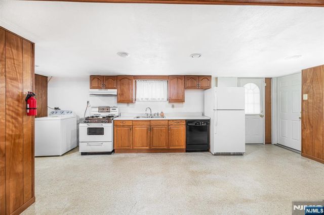 225 Linden Road, Wayne, NJ 07470