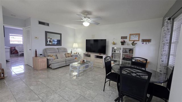 5300 Washington Street L338, Hollywood, FL 33021