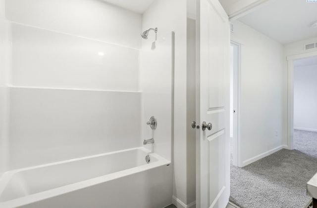 1202 Topaz Ave, Grandview, WA 98930