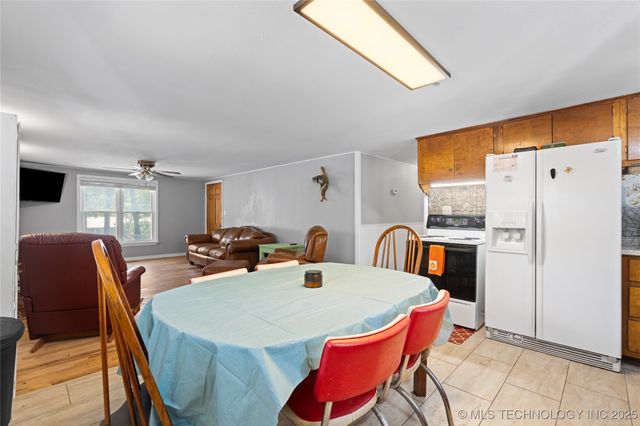 18087 W 947, Vian, OK 74962