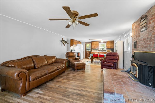 18087 W 947, Vian, OK 74962