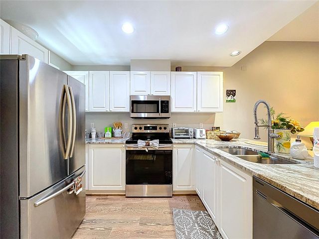 3803 54TH DRIVE W 102, Bradenton, FL 34210